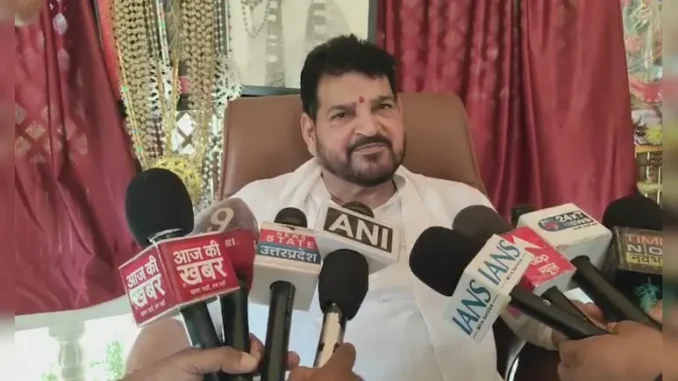 राम मंदिर में चढ़ावे की कथित चोरी पर बृजभूषण ने कहा, “सच बोल दूंगा तो परेशानी में पड़ जाऊंगा”