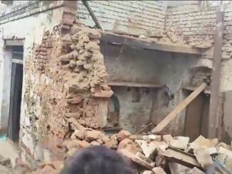 बारिश के दौरान घर का हिस्सा ढहने से मां-बेटी की मौत, तीन घायल
