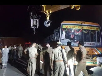खराब खड़ी रोडवेज बस को ट्रक ने मारी टक्कर : पांच लोगों की मौत, 11 घायल