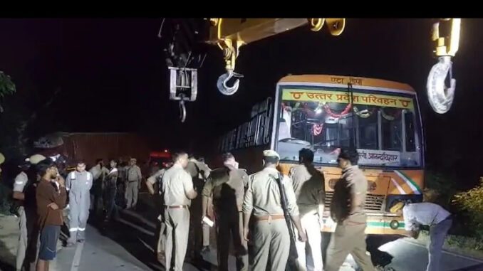 खराब खड़ी रोडवेज बस को ट्रक ने मारी टक्कर : पांच लोगों की मौत, 11 घायल