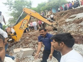 ग्वालियर में दीवार ढहने से महिला की मौत, दो लोग घायल