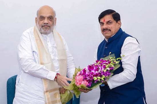 मध्यप्रदेश के मुख्यमंत्री ने शाह से मुलाकात कर राज्य में जारी विकास कार्यों की जानकारी दी