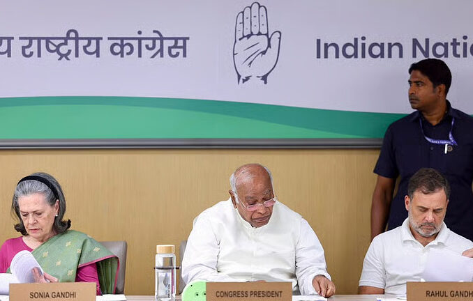 मोदी सरकार ने एक पूरी पीढ़ी का भविष्य खतरे में डाला : मल्लिकार्जुन खरगे