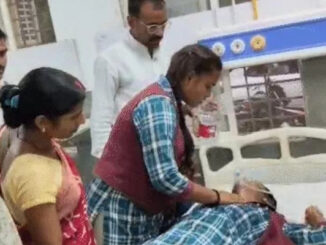भाजपा की तिरंगा यात्रा के दौरान गर्मी-उमस और पानी की कमी से 12 छात्र बीमार