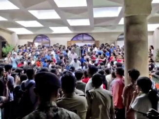 ग्वालियर : एलएनआईपीई के छात्रों का प्रदर्शन जारी, कुलपति को बनाया बंधक