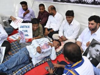 भूख हड़ताल का तीसरा दिन : वाकोडे के माता-पिता अपनी मांग पर अडिग