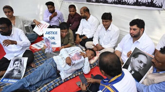 भूख हड़ताल का तीसरा दिन : वाकोडे के माता-पिता अपनी मांग पर अडिग