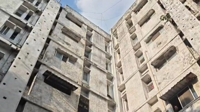 इंदौर में आवासीय इमारत में लिफ्ट गिरने से तीन महिलाओं समेत सात लोग घायल