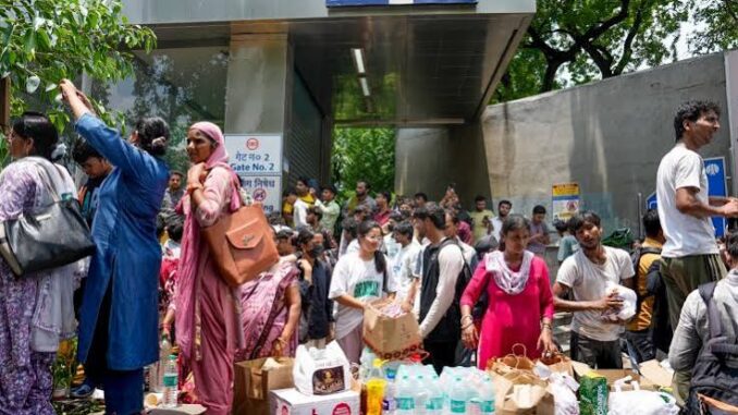 जंतर-मंतर पर प्रदर्शन के आह्वान के बीच दिल्ली मेट्रो ने 12 स्टेशन बंद किए गए